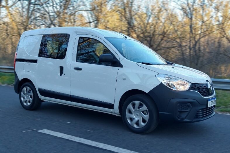 Prueba Renault Kangoo Express Emotion 5A AUTOWEB Argentina