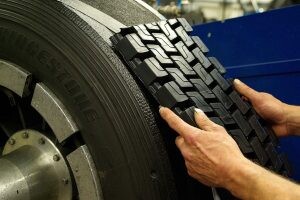 Bridgestone anuncia la extensión de su garantía: más recapados, menos impacto en el medio ambiente