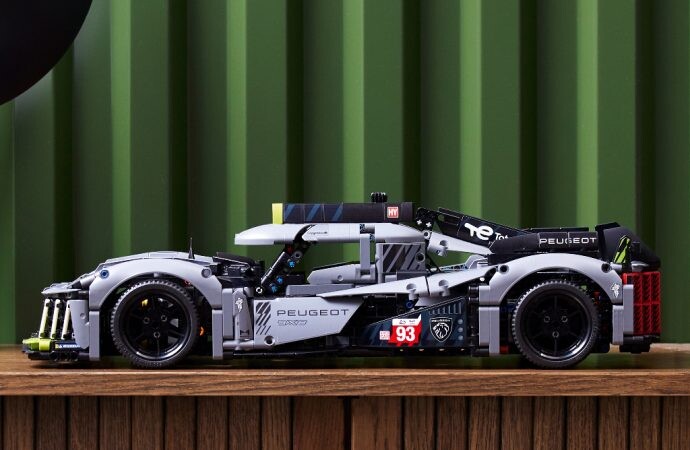 El nuevo Lego Technic Peugeot 9X8 rinde homenaje al hypercar híbrido antes de su debut en Le Mans