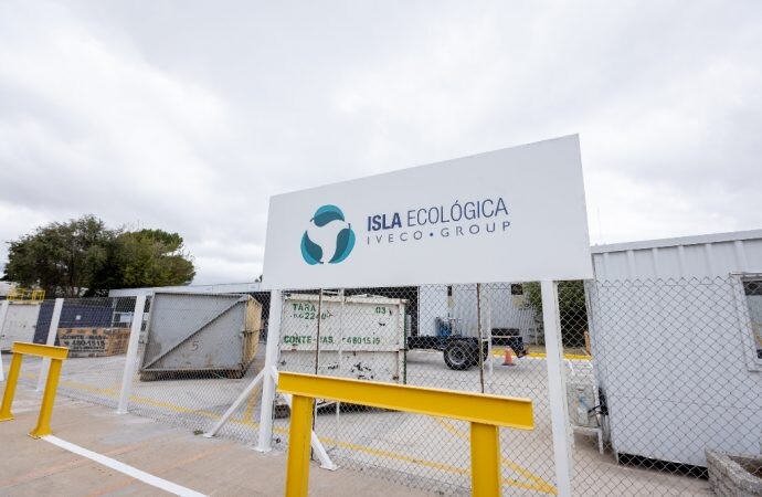 Iveco Group celebró el primer aniversario de su Isla Ecológica