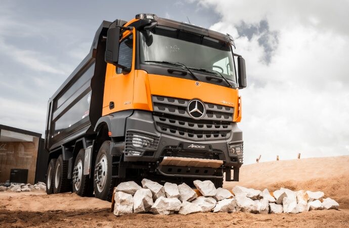 Mercedes lanza el renovado Arocs 4848 K