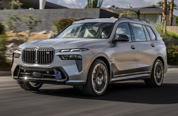 BMW lanza la renovada X7 en Argentina