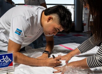 La Caja junto al equipo de Renault del TC2000 brindaron un meet & greet para clientes y fans