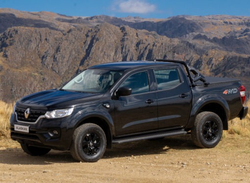 Renault Alaskan: nueva versión Noir y mejoras en la gama