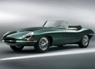 Jaguar produjo nuevamente un E-Type, desde cero y con mejoras