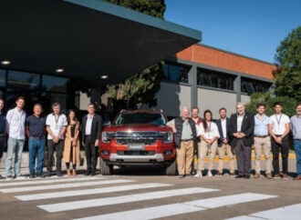 Ford Argentina y la educación: la automotriz dona una ranger a la Facultad de Ingeniería de la UBA