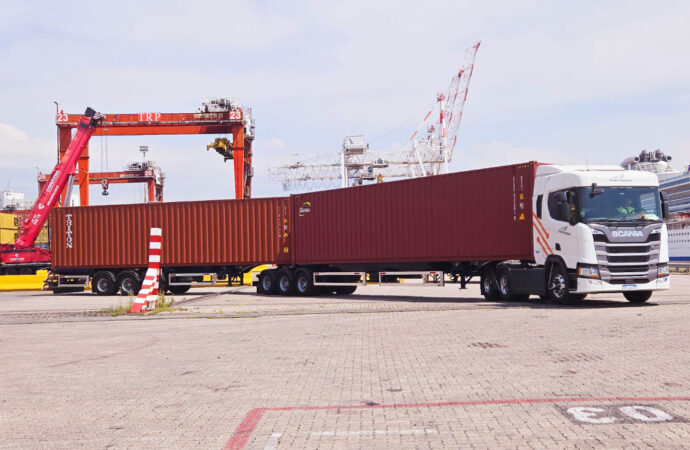 Toyota utilizará un bitren para unir su planta con el puerto de Buenos Aires